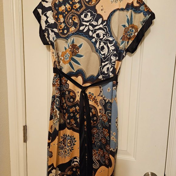 Silk dress - Picture 4 of 6